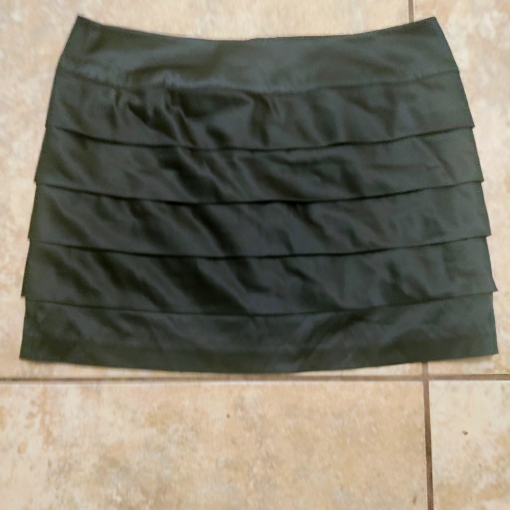 XXI Black layered sleek and sexy satin mini skirt Sz.M